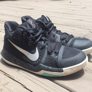Nike Kyrie 3 basketball shoes